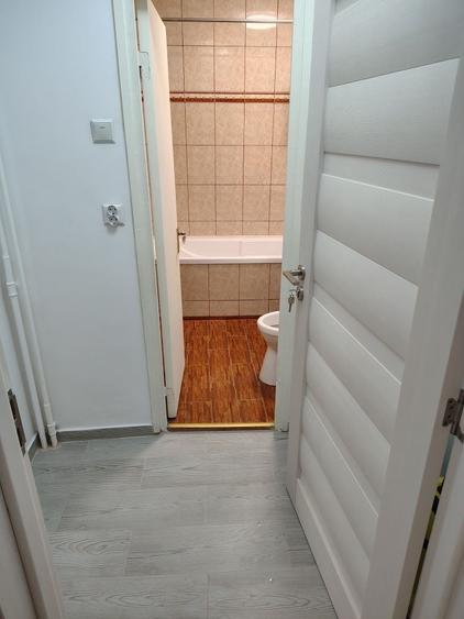 Apartament de 65 mp cu 2 camere si 2 balcoane, semidecomandat, etaj 3 - 2