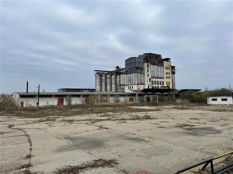 Oportunitate in Peris- teren, spatii industriale, silozuri 18000 tone- inchirier - 10