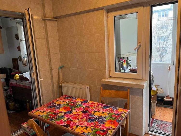 APARTAMENT ULTRACENTRAL - 3 camere, decomandat - 1