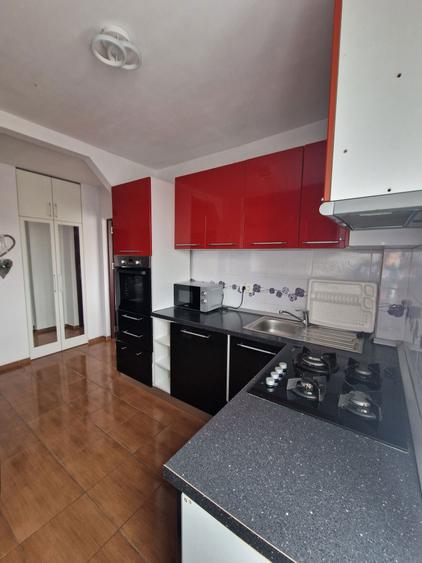 Inchiriez apartament cu 3 camere - 5