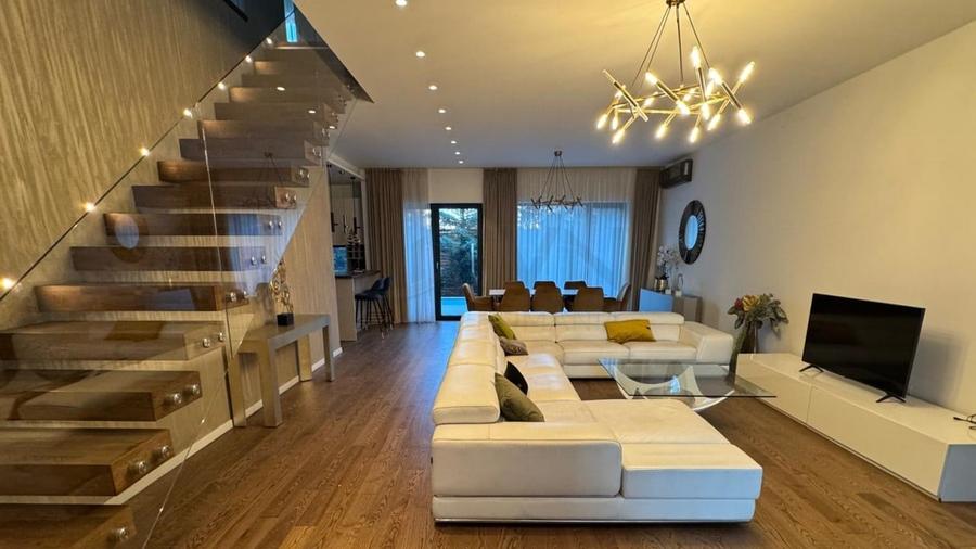 REV2005613 Vila l Iancu Nicolae l Piscina - 1