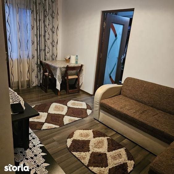 Apartament cu 3 camere de vanzare - 1