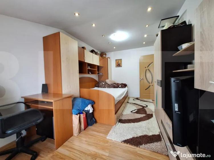 Apartament de vanzare, cu 2 camere decomandat, mobilat, zona - 6