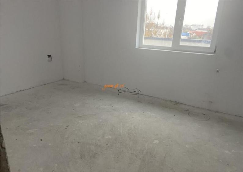 Penthouse cu 4 Camere si terasa de 160 mp in zona centrala a - 2