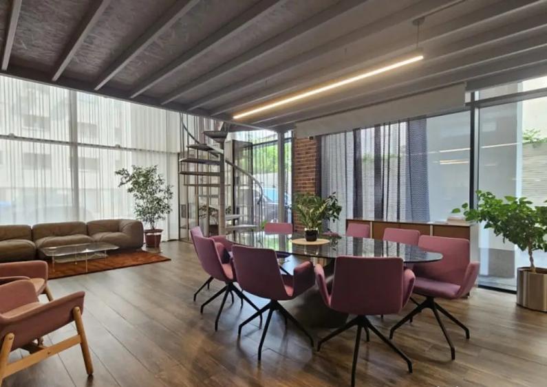 Spatiu Comercial -Piata 1 Mai - 13