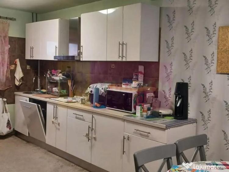 Sabareni, casa 2011, P+M 4 camere + dependin?e, curte... - 2