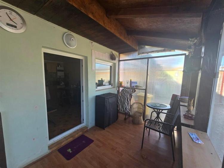 Casa de vanzare in zona centrala Oltet - 10