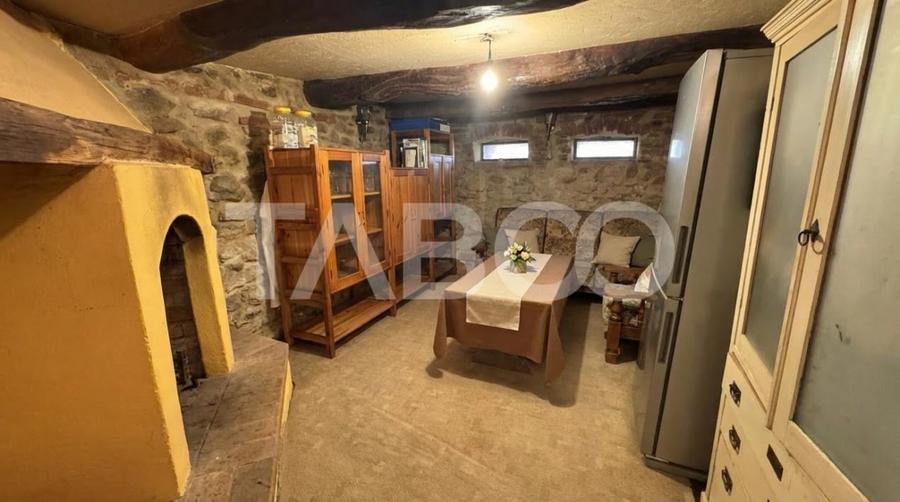 Casa de vanzare cu curte spatioasa loc relaxare si gradina Cornatel - 21