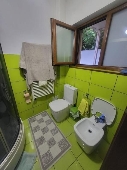 Apartament 5 camere,suprafata mare, curte, bloc 2006 - 4 nivele, Decebal, metrou - 17