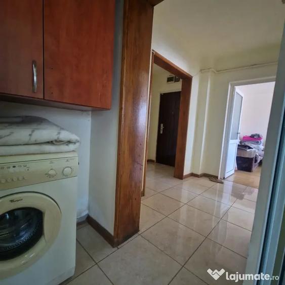 Apartament cu 2 camere decomandat în Malu Roșu