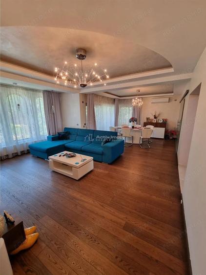 Casă cu Teren 1659 Mp în Central
