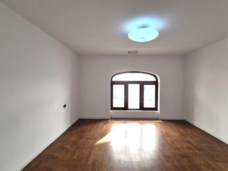 Vila interbelica - Universitate - Destinatii multiple - 11