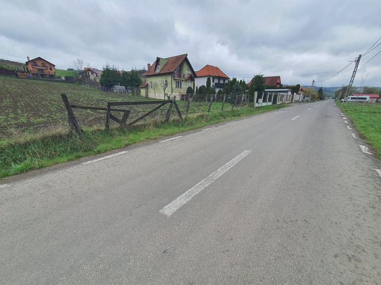 Teren intravilan in Corunca cu 1.600 mp.49.euro mp - 3