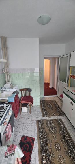 Vand apartament cu 2 camere, decomandat - 8