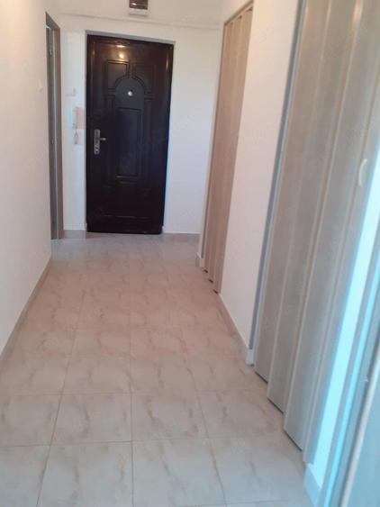 Proprietar,inchiriez apartament ,bacau,str.energiei et.3,semidecomandat , nemobilat,250 e. - 2