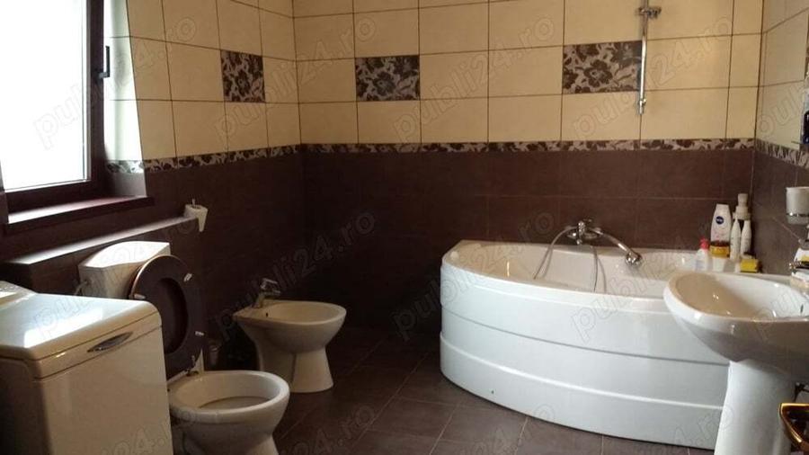 Vand CASA in or.Buhusi,jud.Bacau ,STR,Libertatii,Nr,159,suprafata construita 220mp,DS+P+E - 4