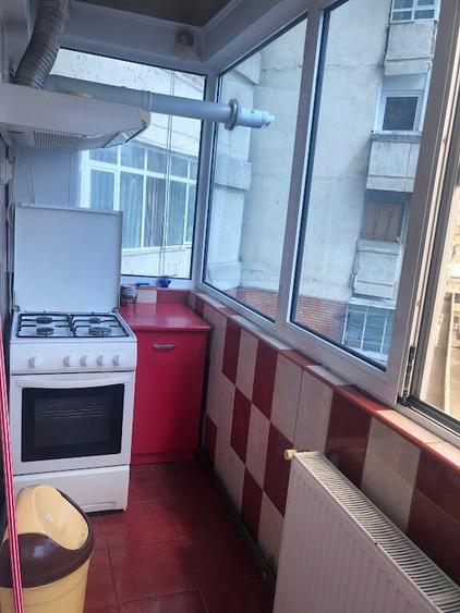 Ofer inchiriere ap 3 camere  ultracentral, mobilat si utilat, 550 euro - 10