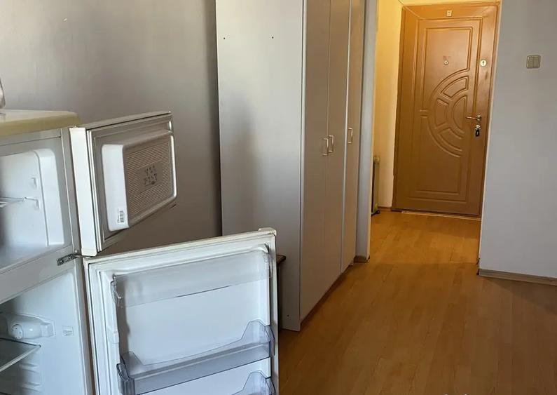 Ofer spre inchiriere garsoniera Tractorul - 1