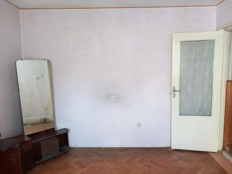 Apartament cu 2 camere, bucatarie separata, baie, hol de acces, balcon ?i boxa la subsol. - 4