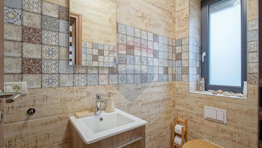 Casă premium cu 270 mp utili, 7 camere ,curte generoasă în Bartolomeu - 16