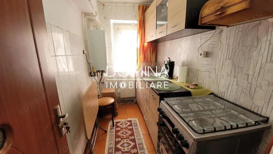 Vanzare apartament 3 camere, Targu Jiu, zona 23 August - 6