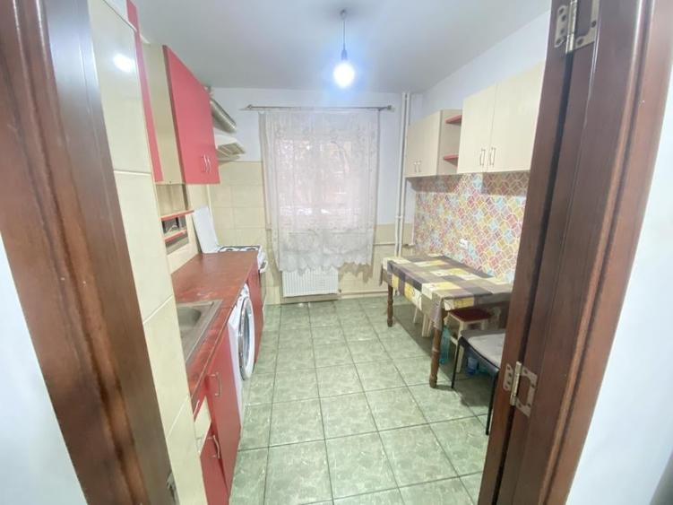 4 Camere Bloc Reabilitat Zona Ghencea - 10