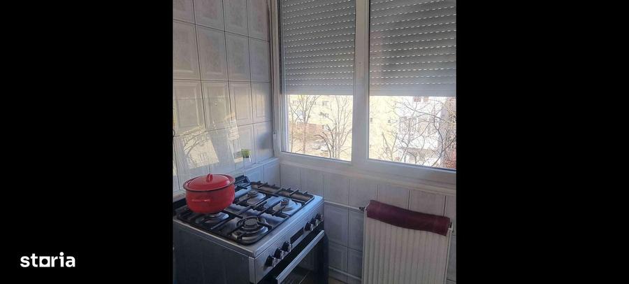 PB ,52 mp, et 3/4, Pia?a Rogerius, mobilat - 1