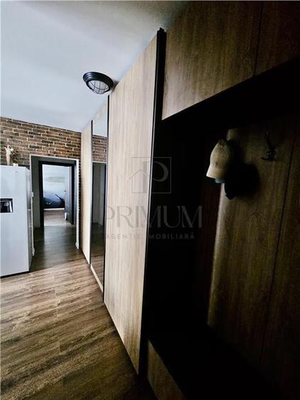 Dumbravita Central - 3 Camere - Et 2/2 - Centrala proprie - Clima - 2 Locuri par - 9