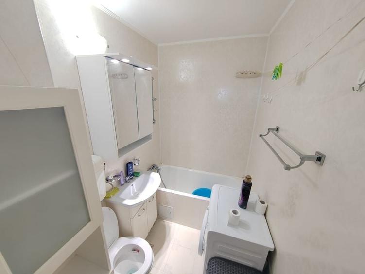 Titan Metrou 1 Decembrie - 9