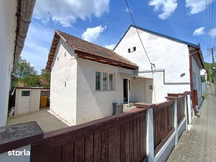 Apartament la casa ( triplex ) / 9 mai - 1