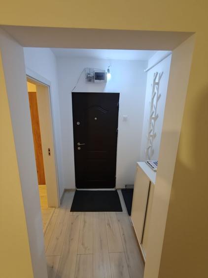 Inchiriez apartament 3 camere zona Pd Ros - 8