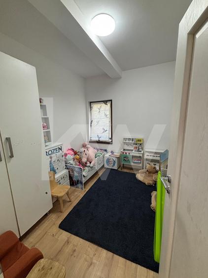 Casă individuală cu 6 camere cu Canalizare în Sadu