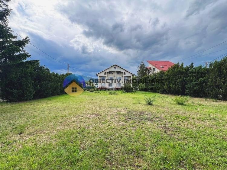 Casă cu 10 camere cu Teren 1800 Mp în 1 Mai