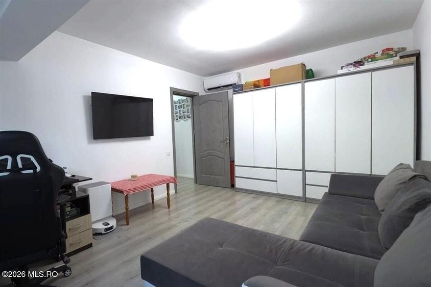 Apartament cu 2 camere decomandat, mobilat în Poarta 6