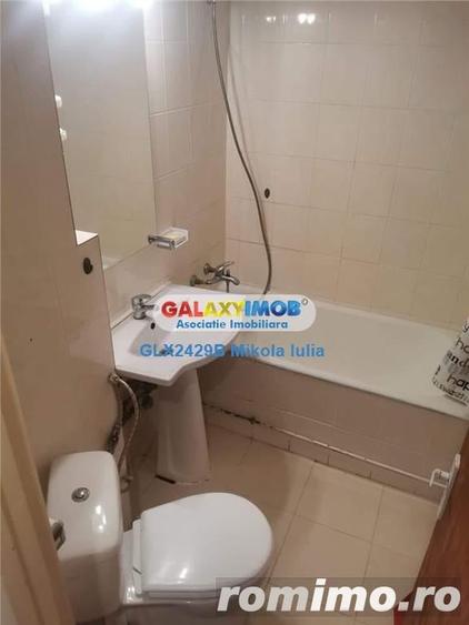 Apartament cu 3 camere semidecomandat în Drumul Taberei