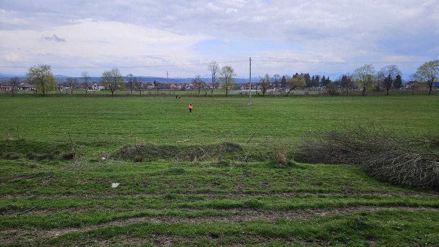 Teren de 6000 mp, în Sarasău