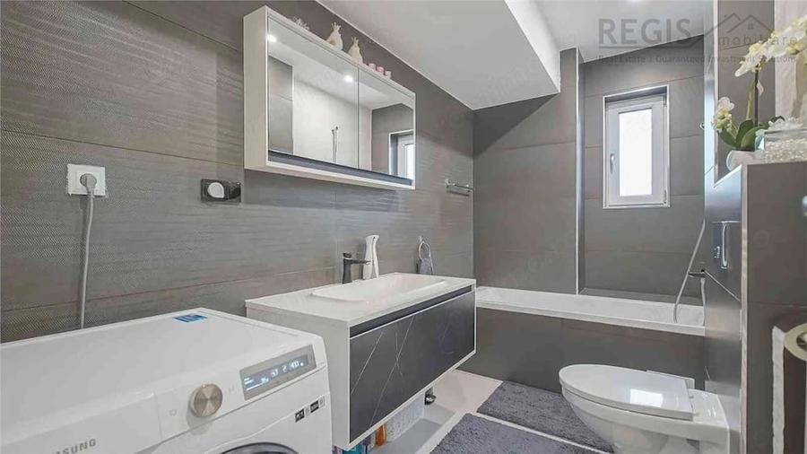 Apartament cu 4 camere în Tractorul