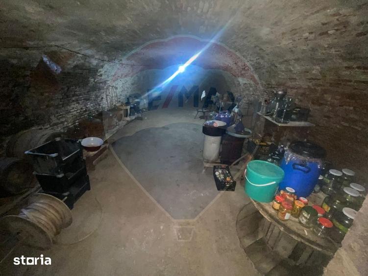 Casă cu 7 camere cu Teren 2522 Mp în Brateiu