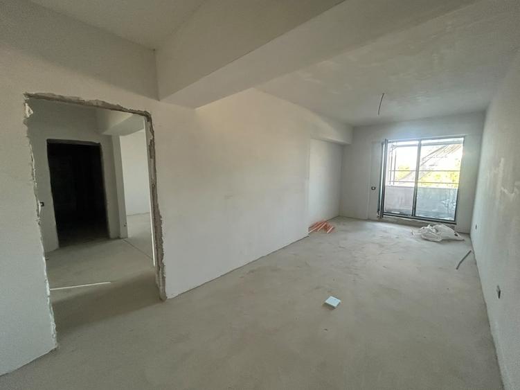 Apartament cu 3 camere în Splaiul Unirii