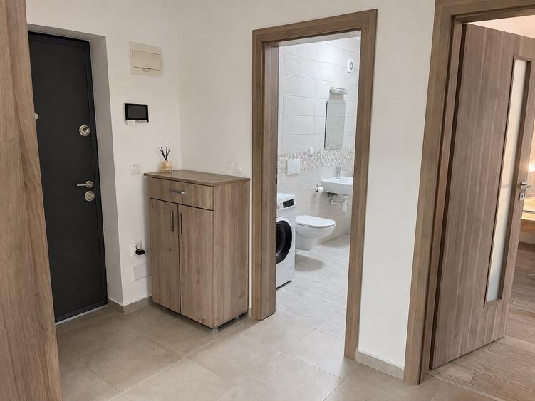 Apartament cu 2 camere decomandat în Criș