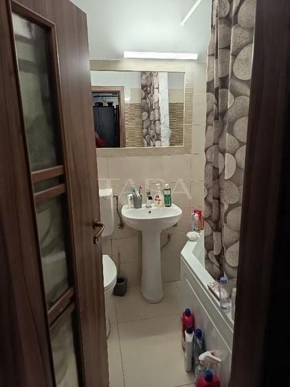 Apartament cu 3 camere decomandat în Florești — fotografia 2