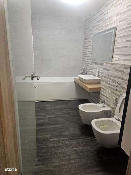 Apartament cu 3 camere în Tractorul