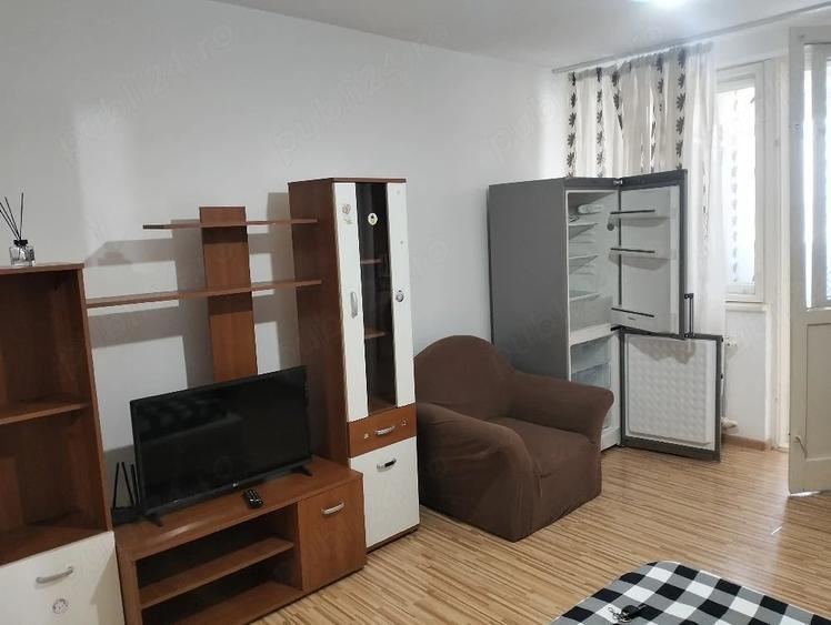 Garsonieră decomandată în Brazda lui Novac