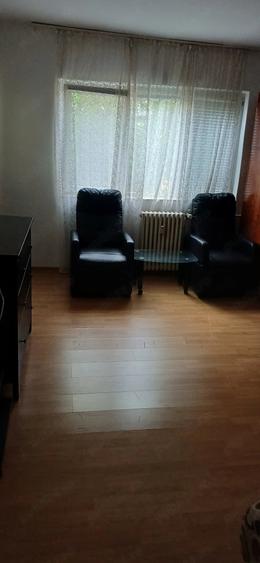 Garsonieră decomandată în Decebal