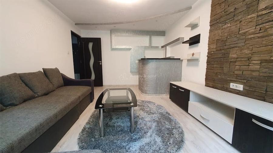 Apartament cu 3 camere decomandat în Poieni-Suceava