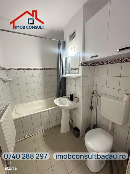 Apartament cu 3 camere semidecomandat în Mioriței
