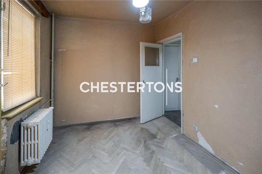 Apartament cu 3 camere semidecomandat în Gara de Nord