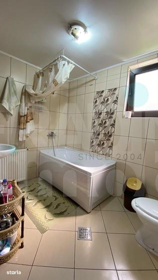 Casă cu 4 camere în Măineasca