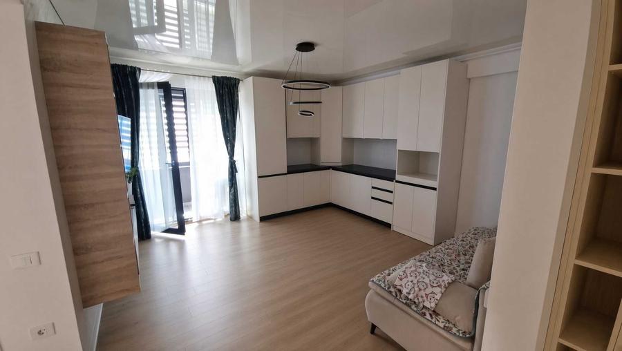 Apartament cu 3 camere decomandat în 23 August