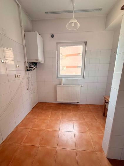 Apartament cu 2 camere semidecomandat în Independenței